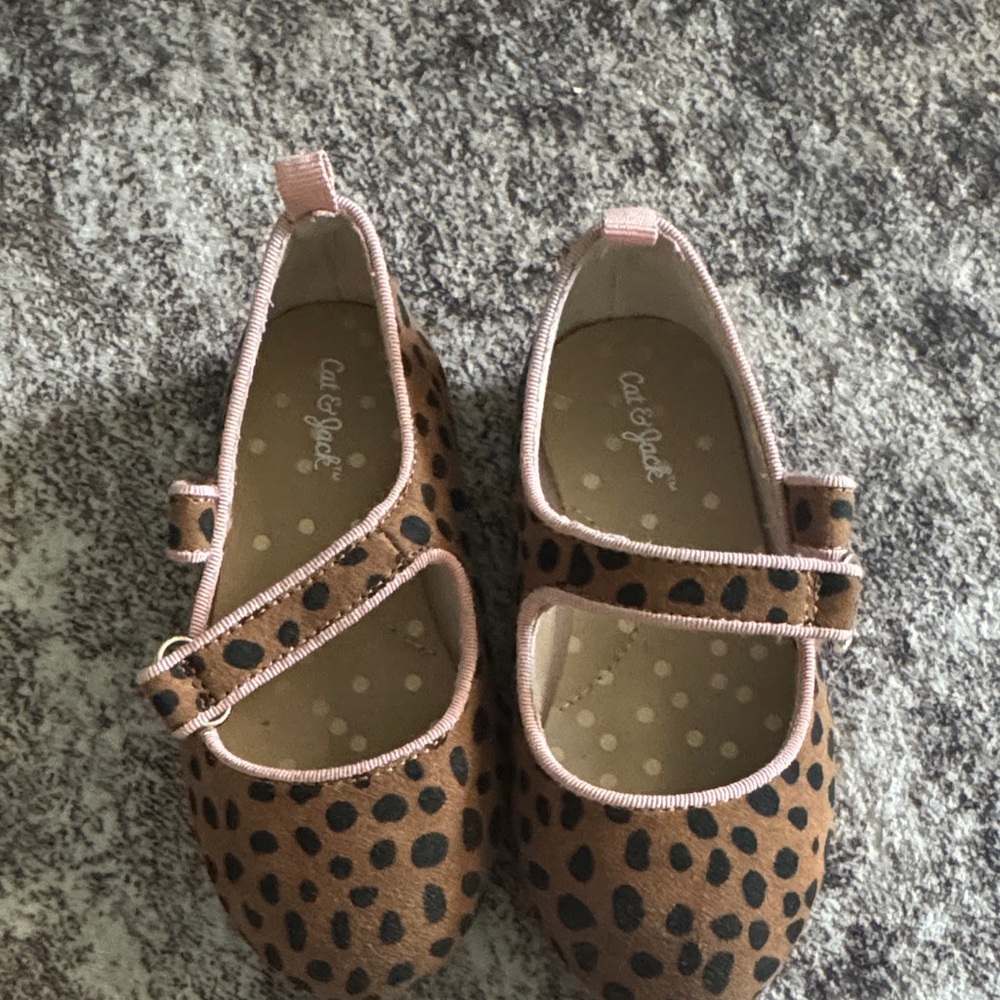 Cat & Jack Tan Leopard Print Dress Shoes